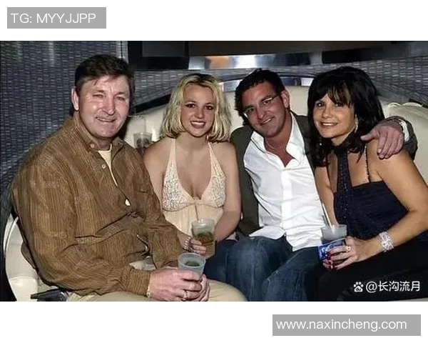 小甜甜布兰妮与足球明星的奇妙邂逅与跨界合作揭秘 小甜甜布兰妮与足球明星的奇妙邂逅与跨界合作揭秘